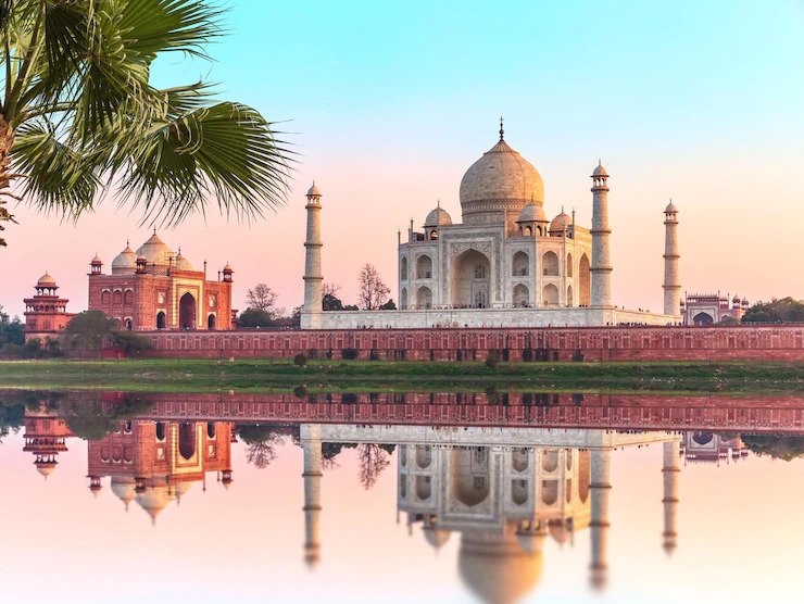 Tourist Attractions to Include in Agra Sightseeing During Golden Triangle Tour